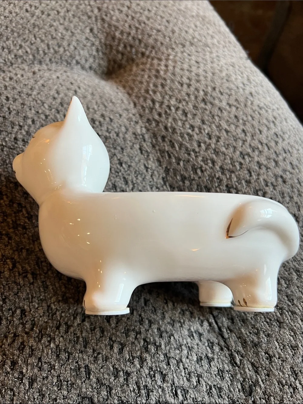 Pier 1 Ceramic Cat Soap Dish in White and Gold